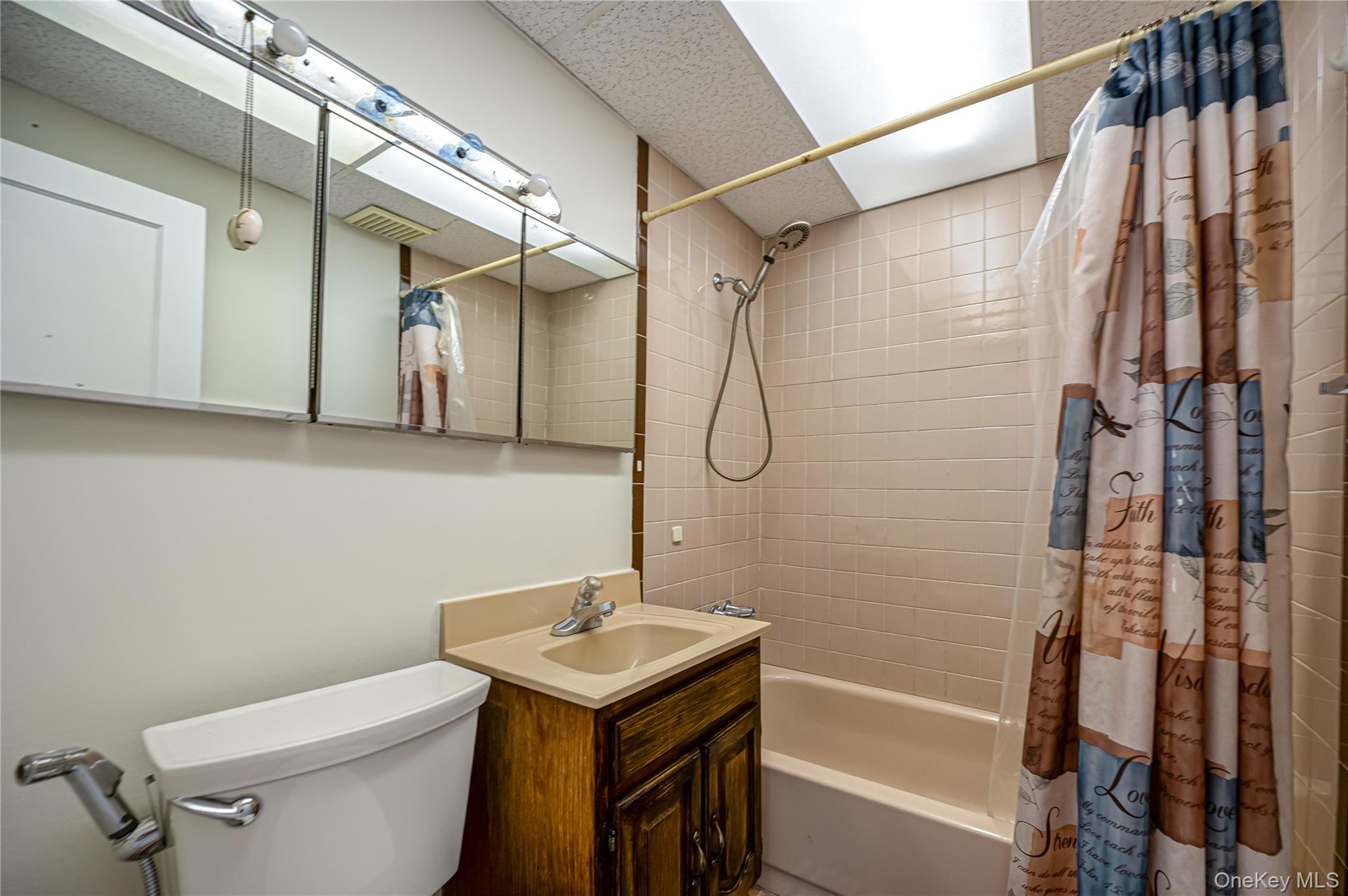 926 9th Street, West Babylon, NY 11704