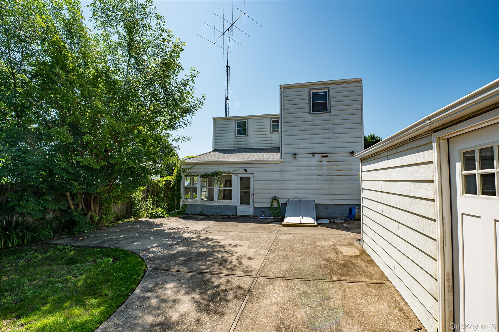 926 9th Street, West Babylon, NY 11704