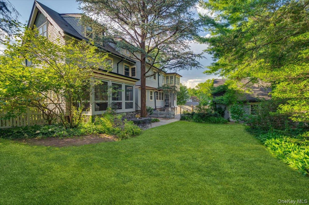 120 Cliff Avenue, Pelham, NY 10803