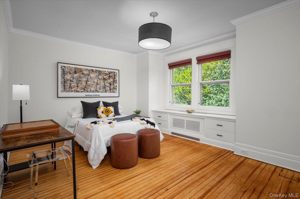 120 Cliff Avenue, Pelham, NY 10803