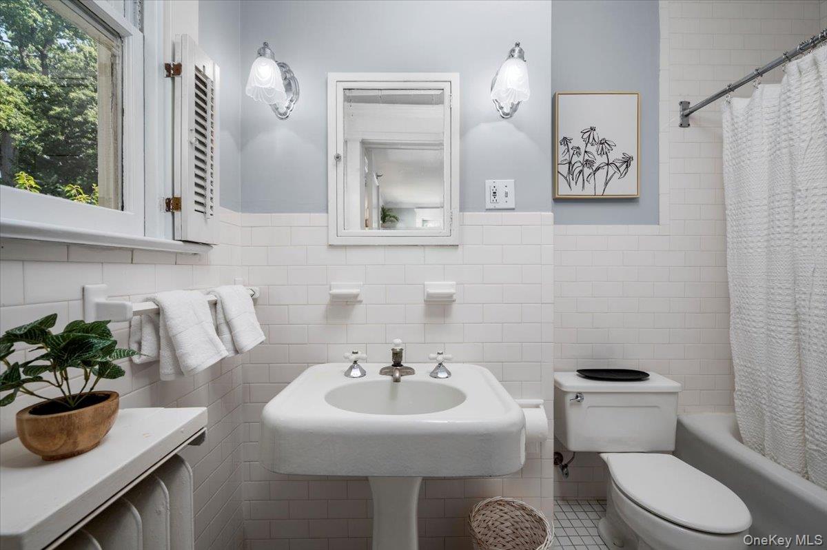 120 Cliff Avenue, Pelham, NY 10803