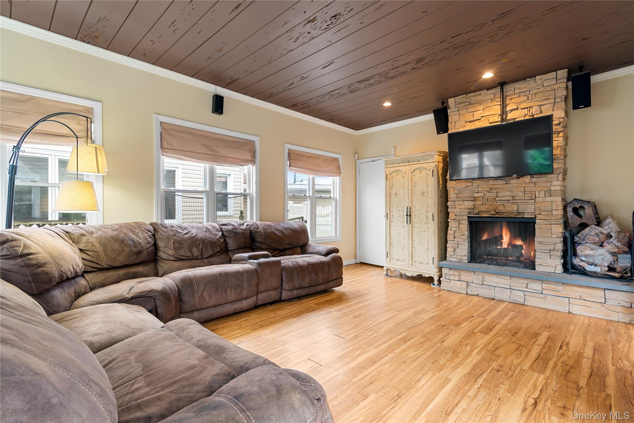 10 Cail Drive, East Rockaway, NY 11518