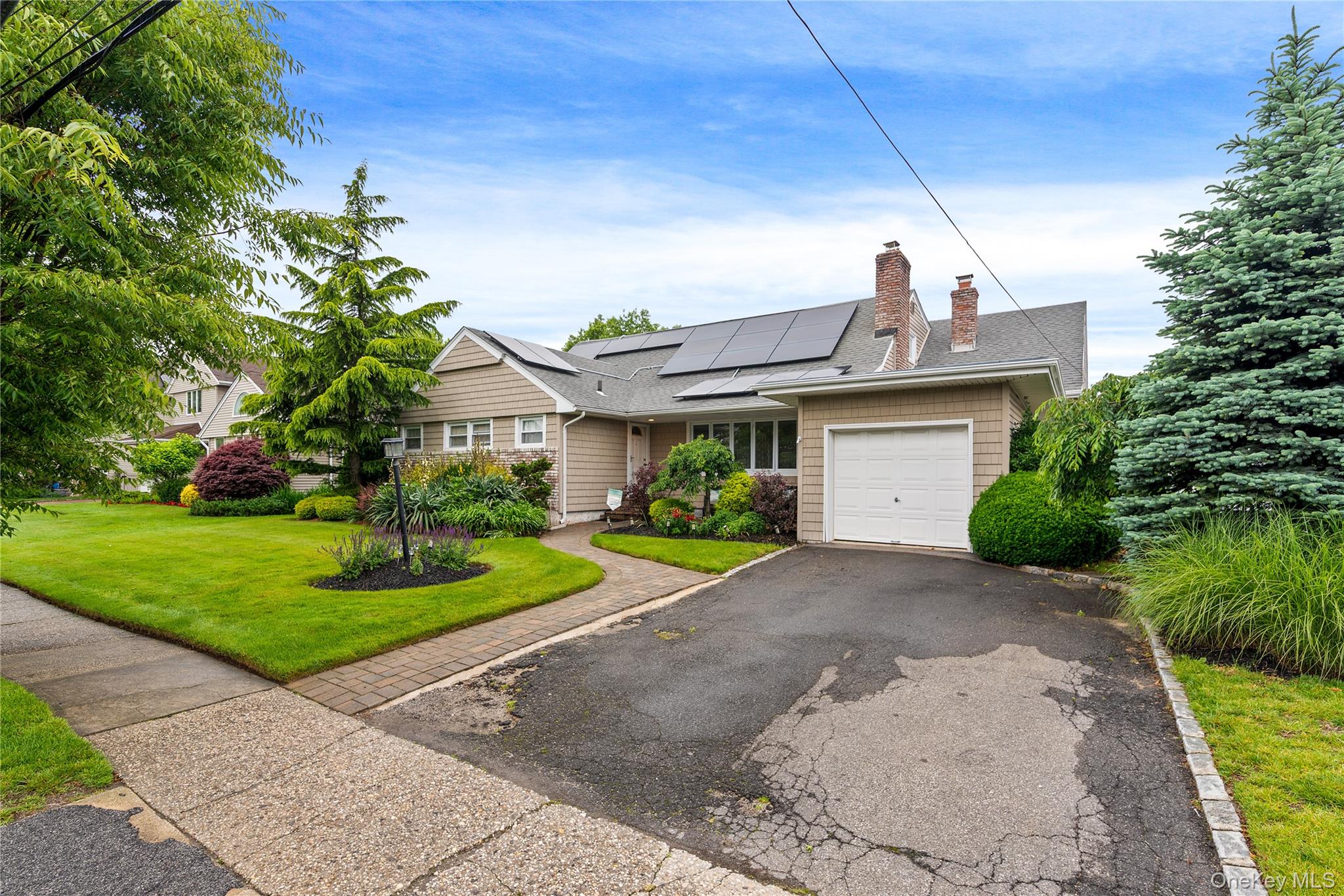 10 Cail Drive, East Rockaway, NY 11518