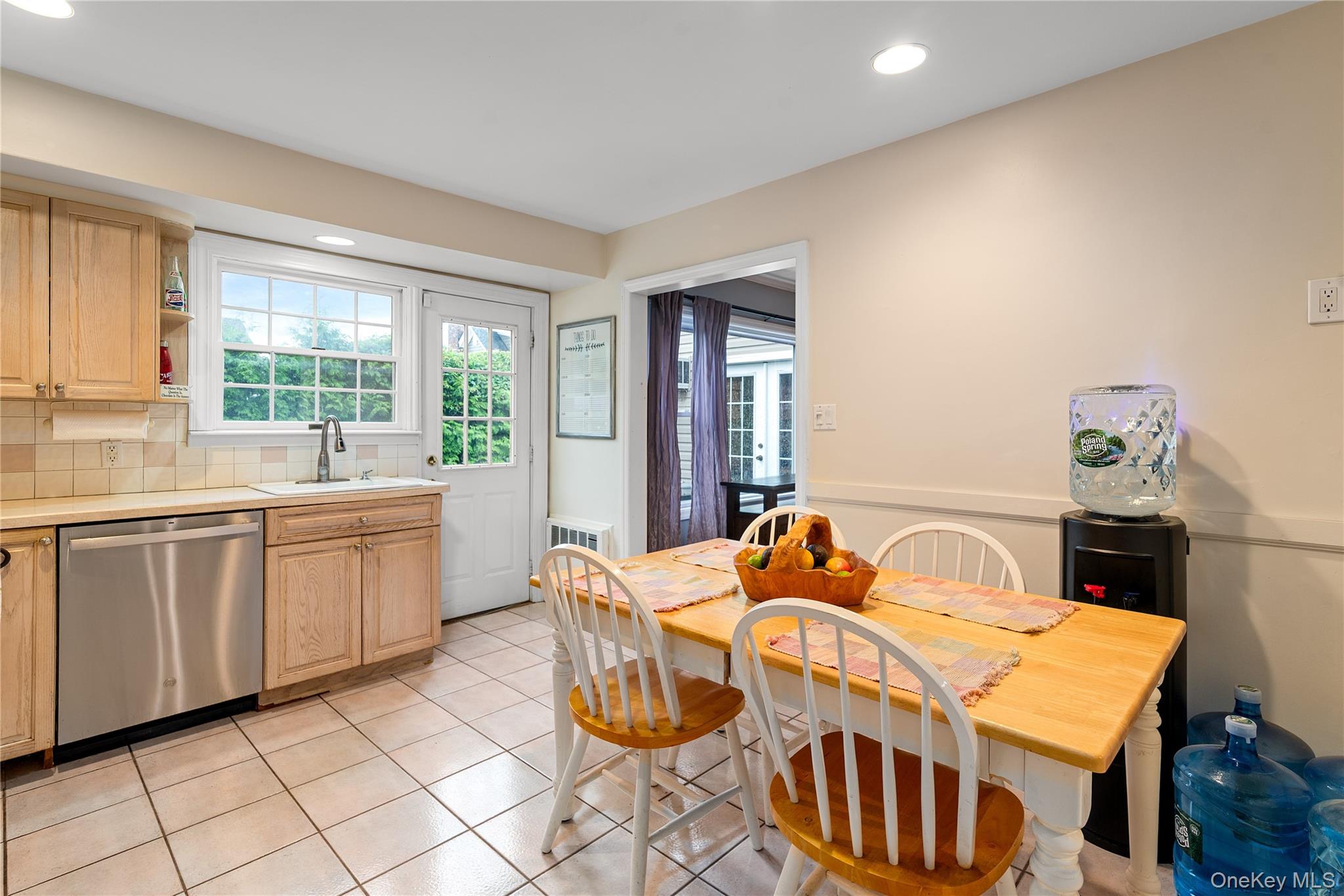 10 Cail Drive, East Rockaway, NY 11518