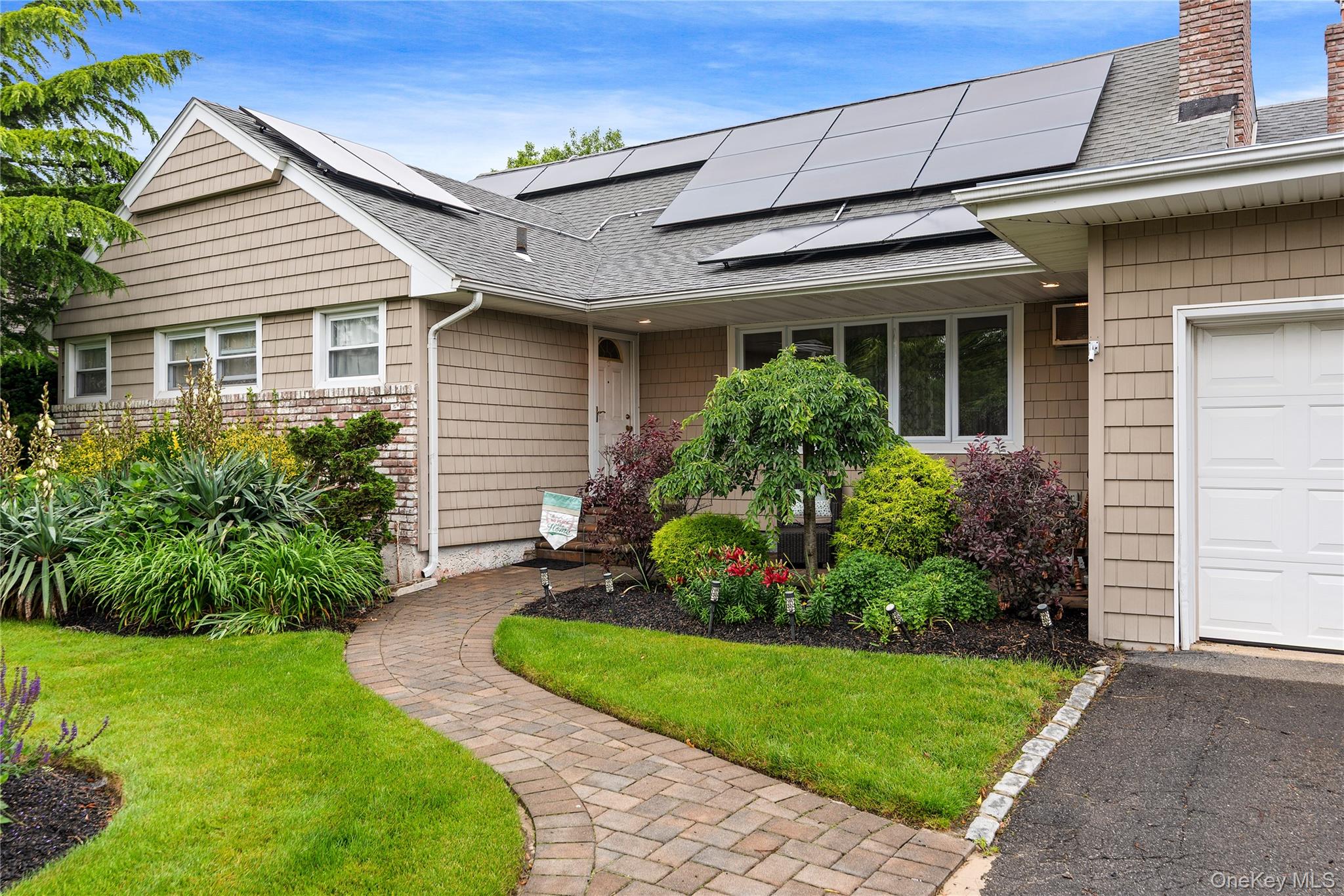 10 Cail Drive, East Rockaway, NY 11518