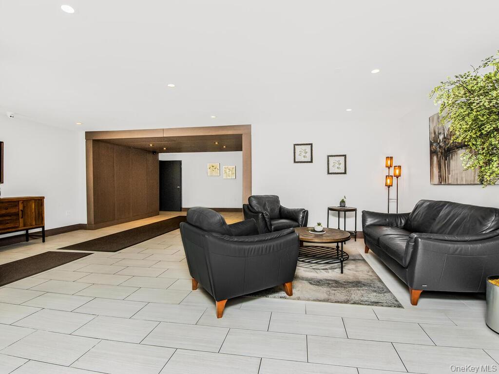 505 Central Avenue # 618, White Plains, NY 10606