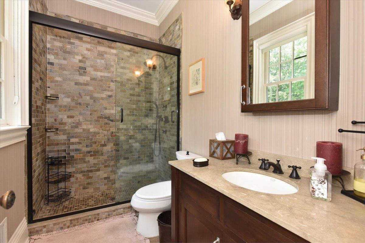 1616 Stewart Lane, Laurel Hollow, NY 11791