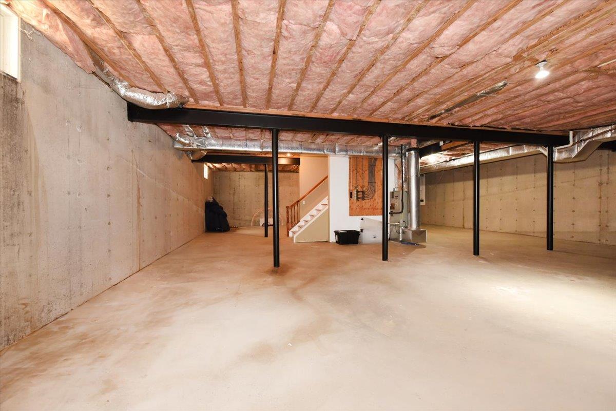 1616 Stewart Lane, Laurel Hollow, NY 11791