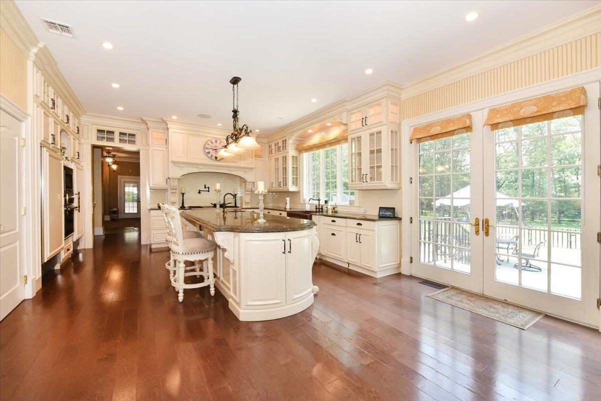 1616 Stewart Lane, Laurel Hollow, NY 11791