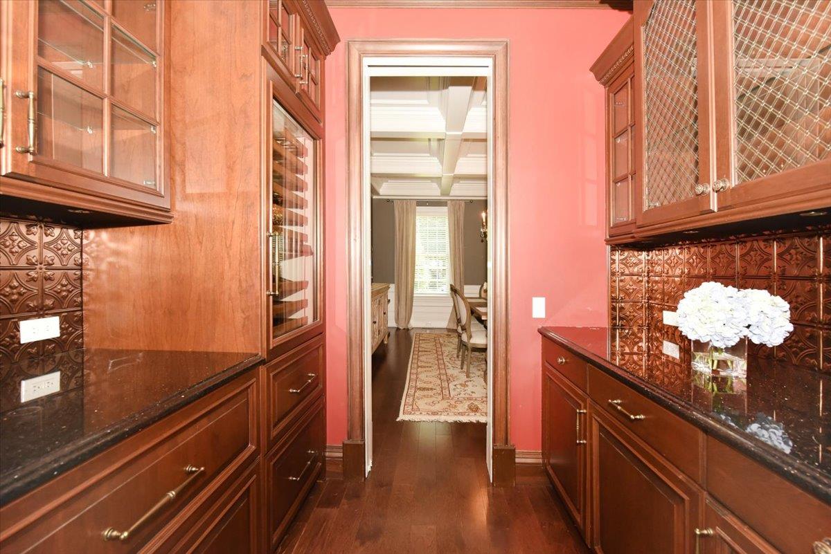 1616 Stewart Lane, Laurel Hollow, NY 11791