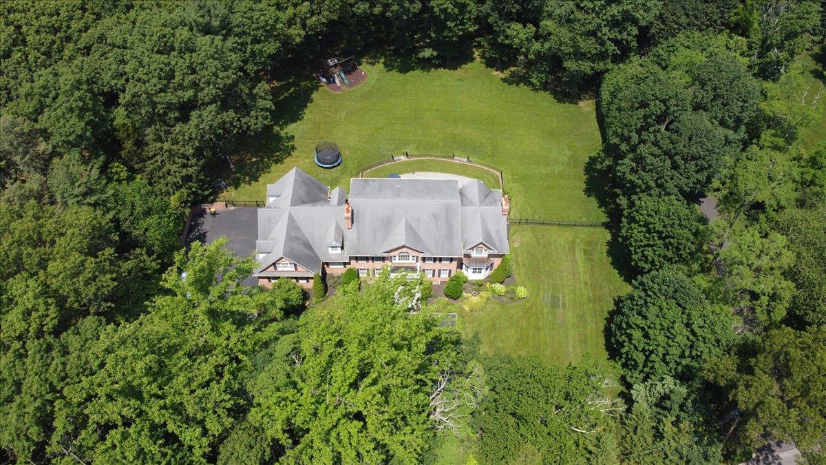 1616 Stewart Lane, Laurel Hollow, NY 11791