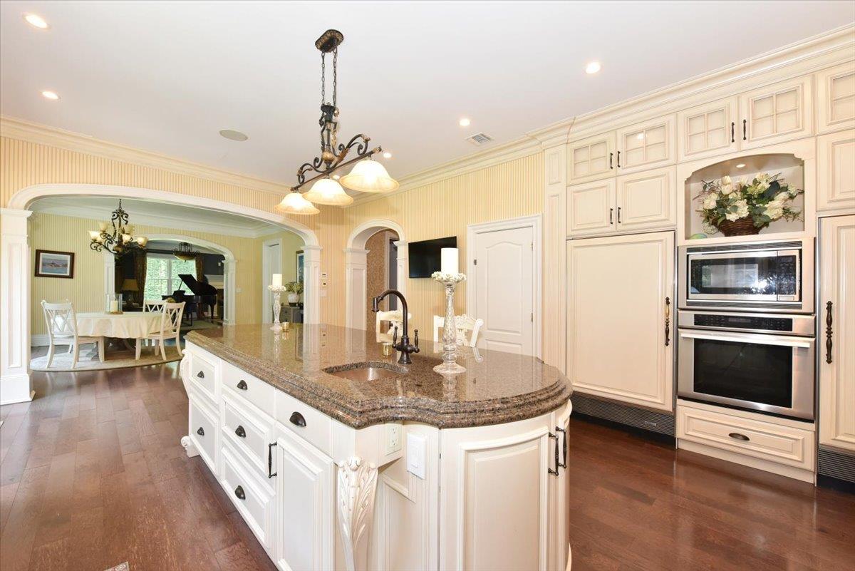 1616 Stewart Lane, Laurel Hollow, NY 11791