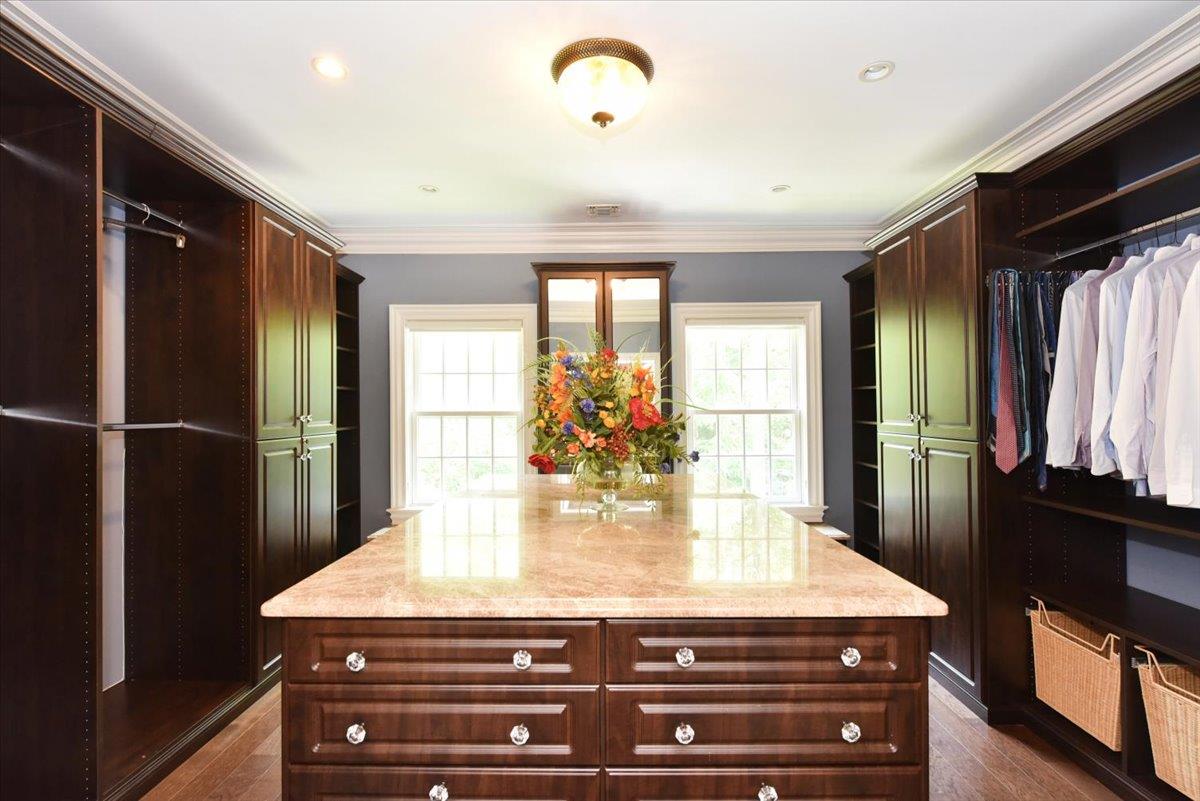 1616 Stewart Lane, Laurel Hollow, NY 11791