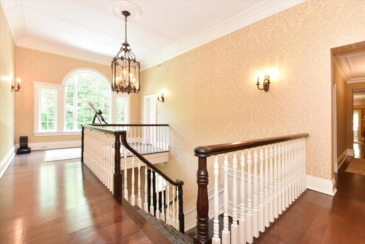 1616 Stewart Lane, Laurel Hollow, NY 11791