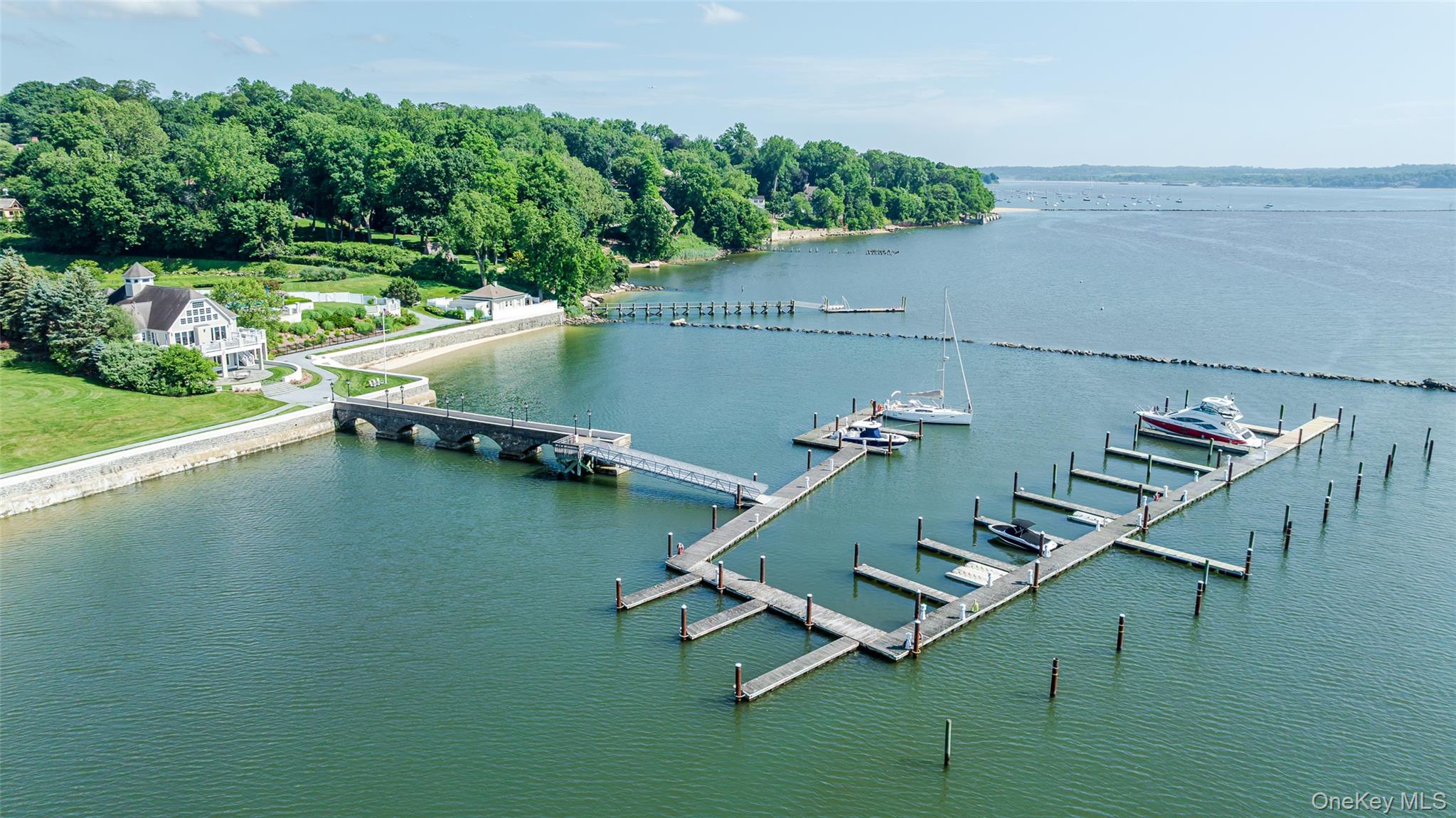 38 Pembroke Drive, Glen Cove, NY 11542