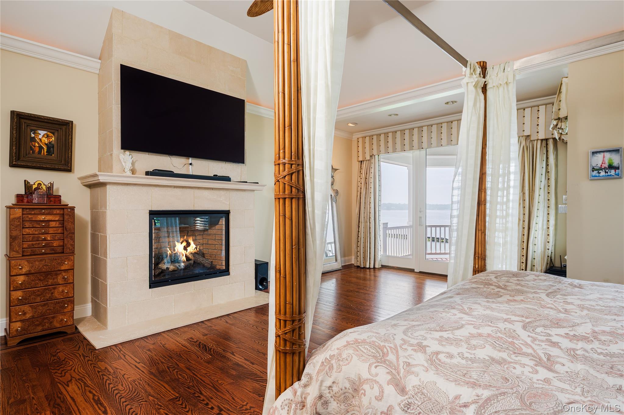 38 Pembroke Drive, Glen Cove, NY 11542