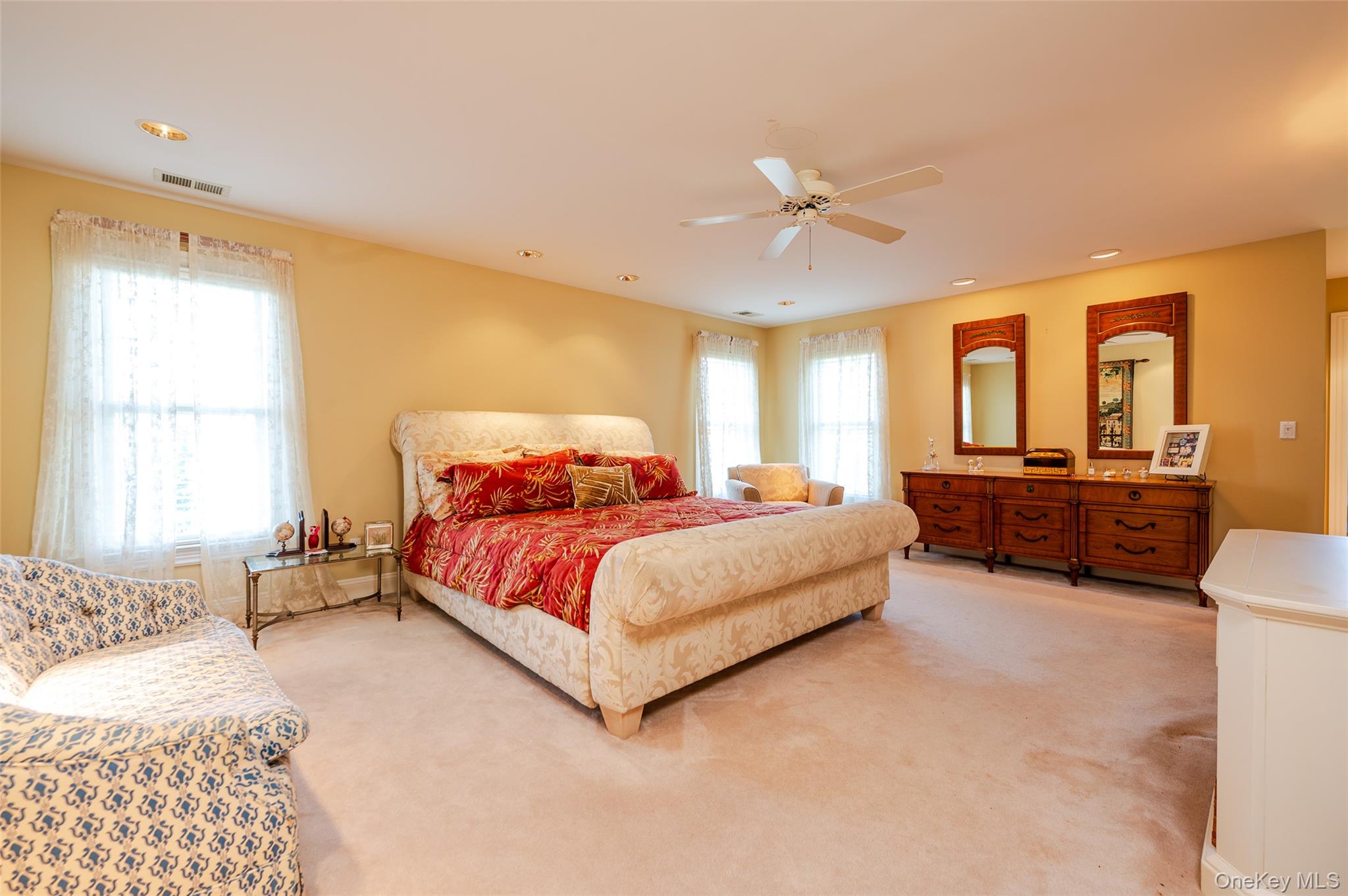 38 Pembroke Drive, Glen Cove, NY 11542