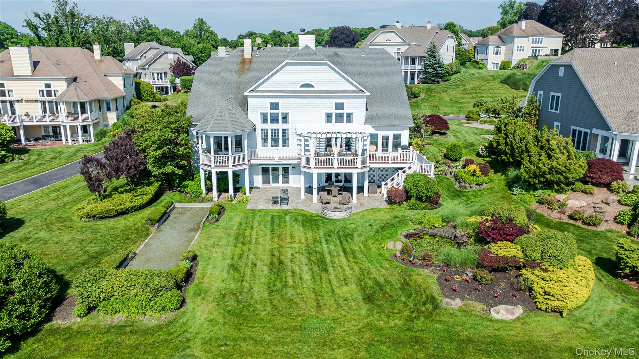 38 Pembroke Drive, Glen Cove, NY 11542