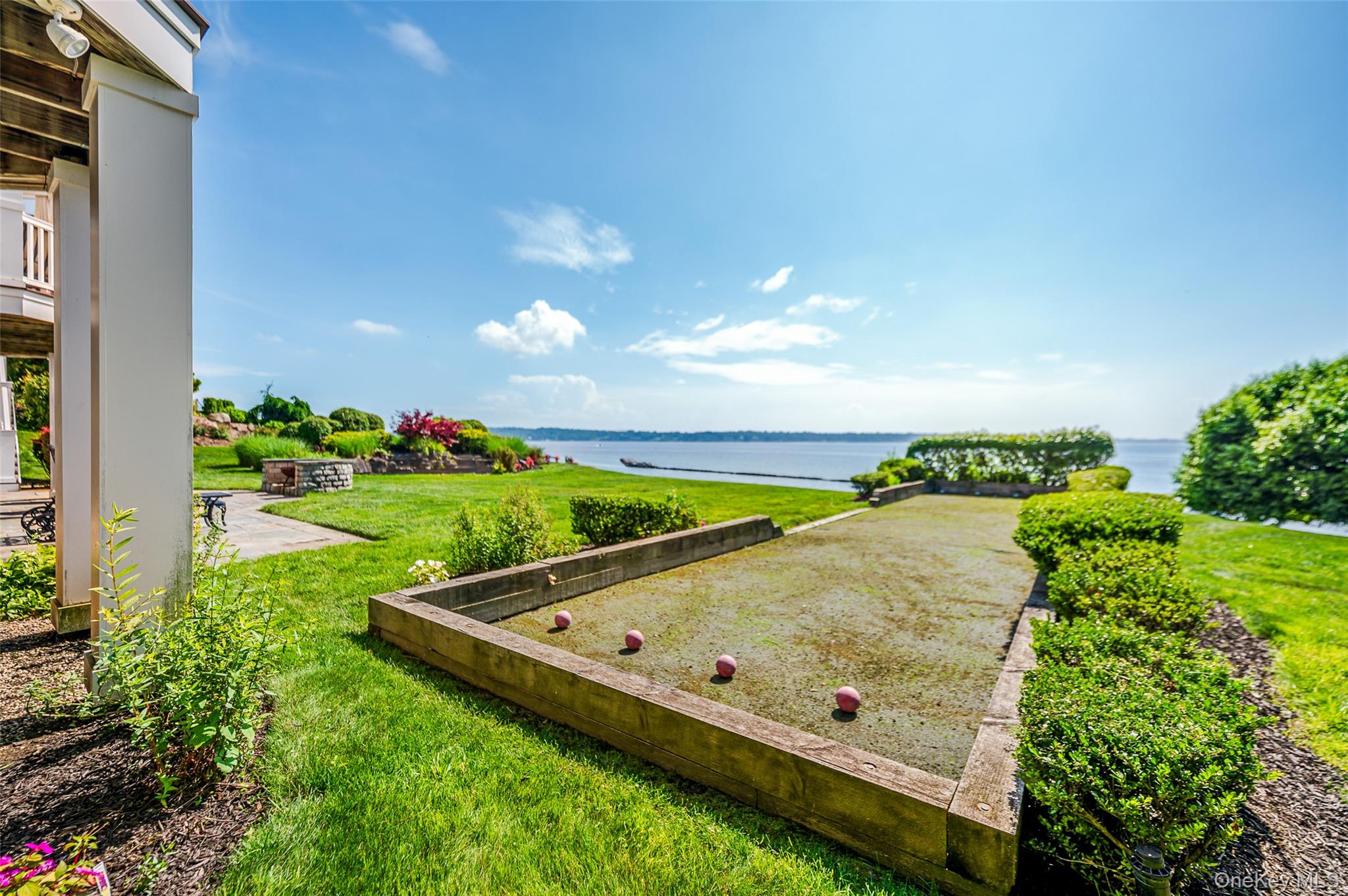 38 Pembroke Drive, Glen Cove, NY 11542