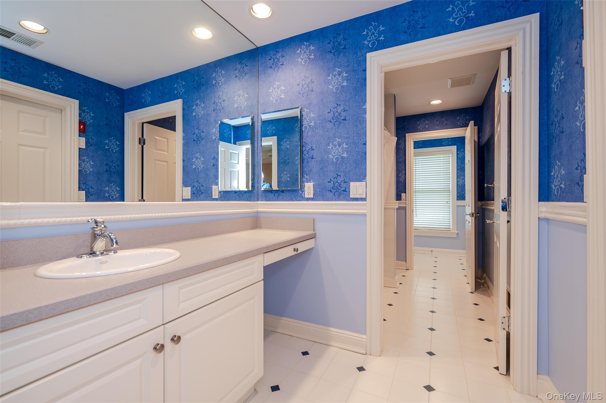 38 Pembroke Drive, Glen Cove, NY 11542