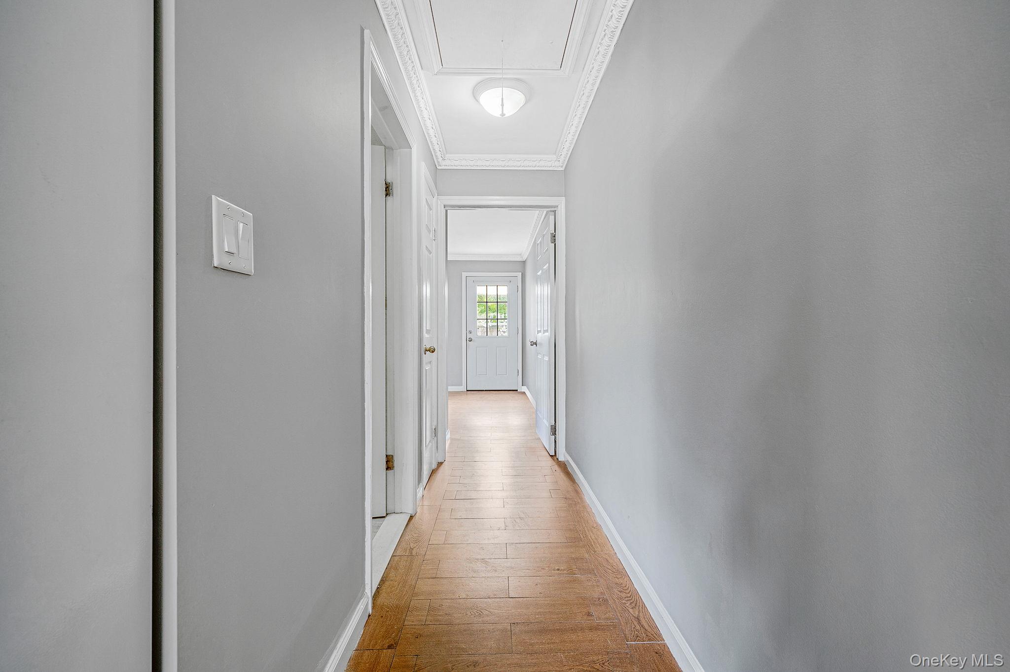 95 Lantern Road, Hicksville, NY 11801