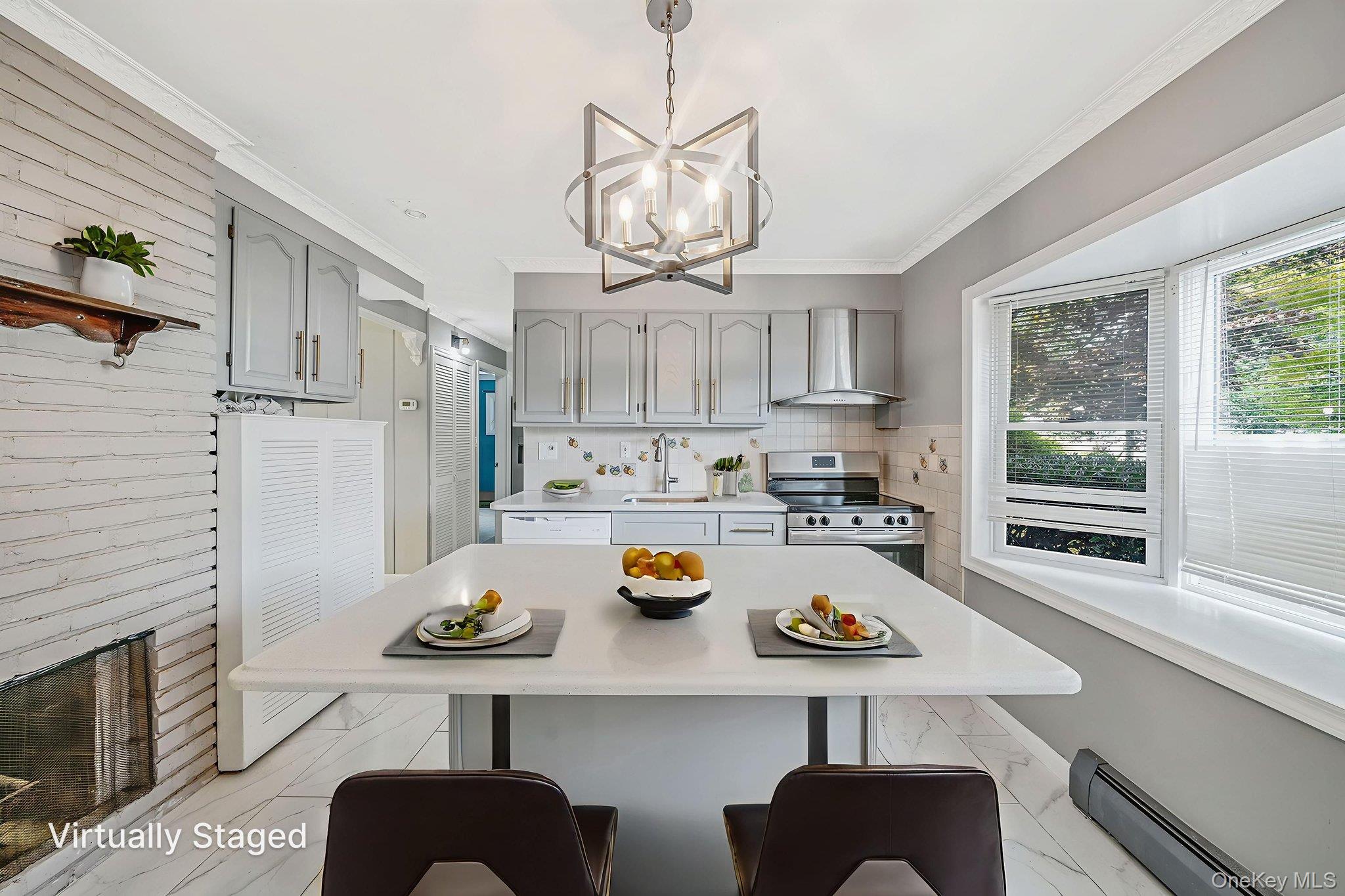 95 Lantern Road, Hicksville, NY 11801