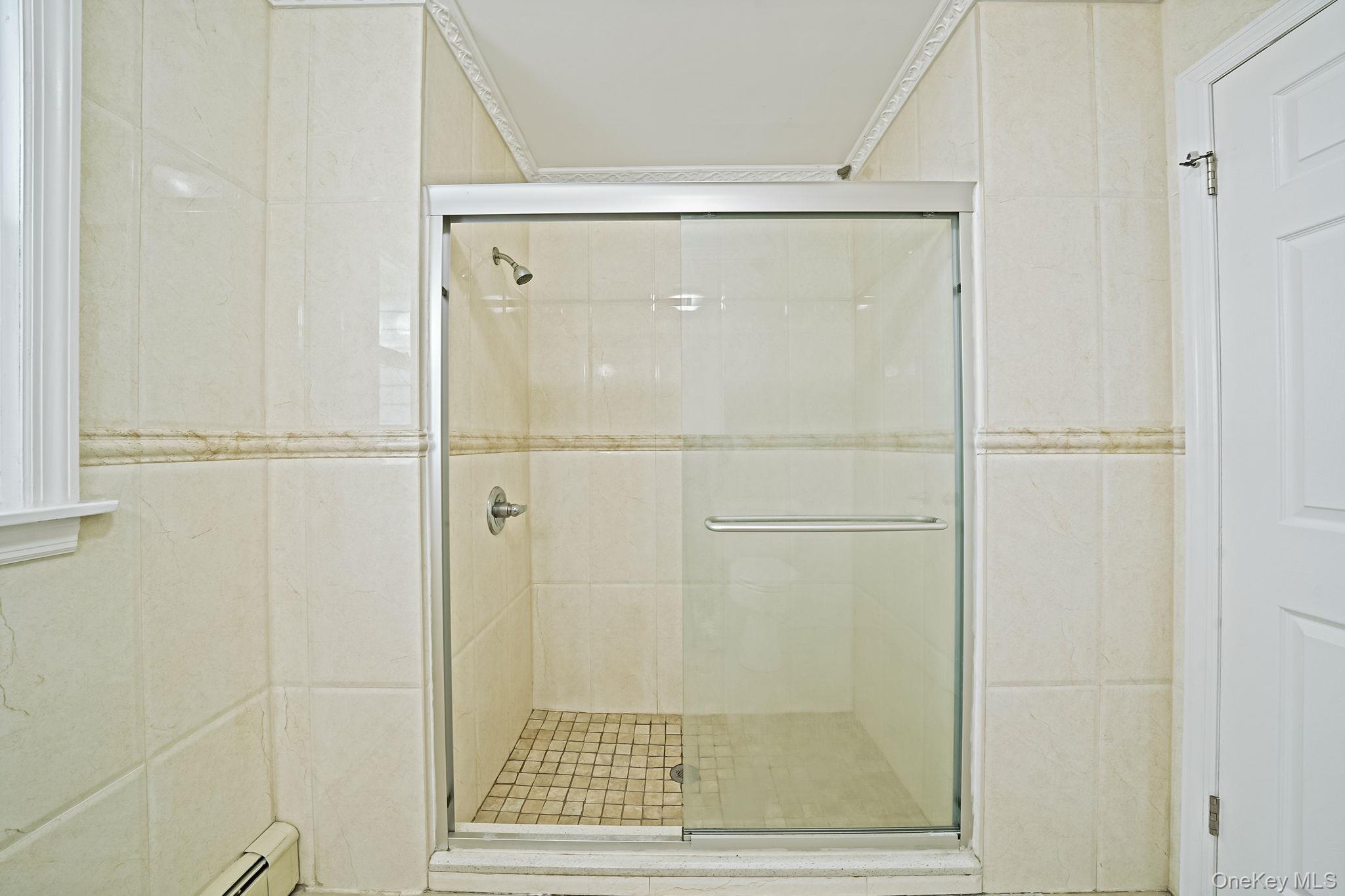 95 Lantern Road, Hicksville, NY 11801