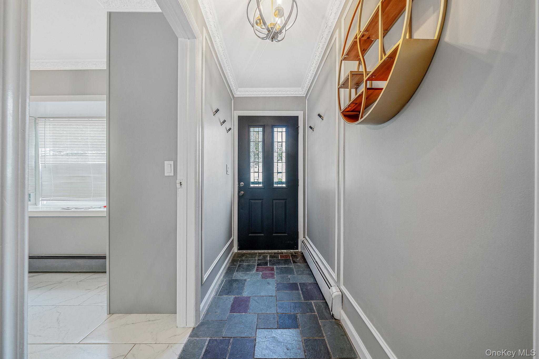 95 Lantern Road, Hicksville, NY 11801