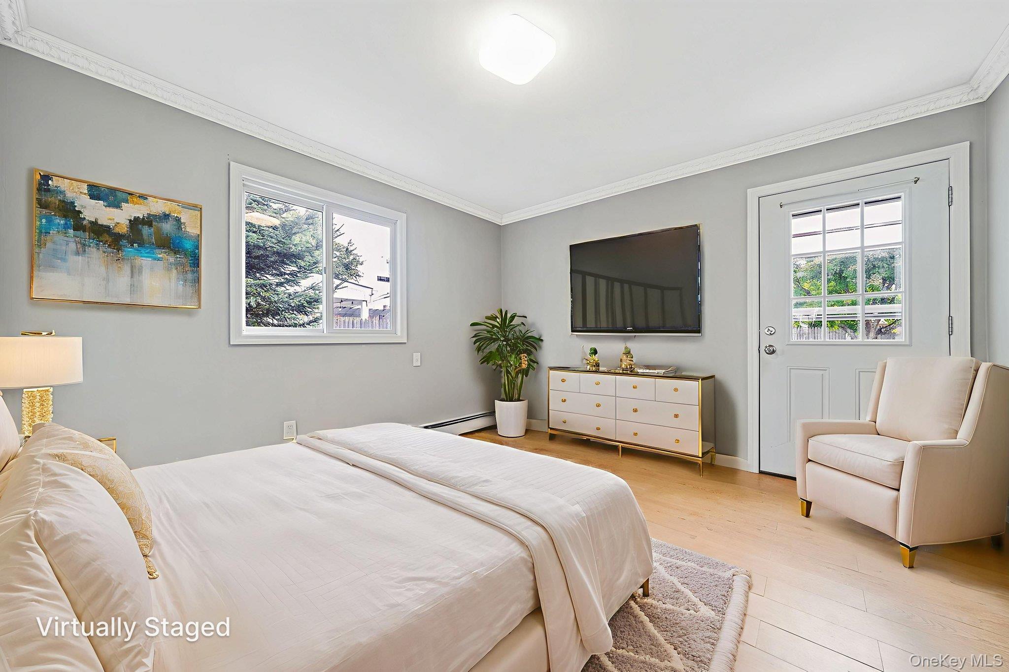 95 Lantern Road, Hicksville, NY 11801