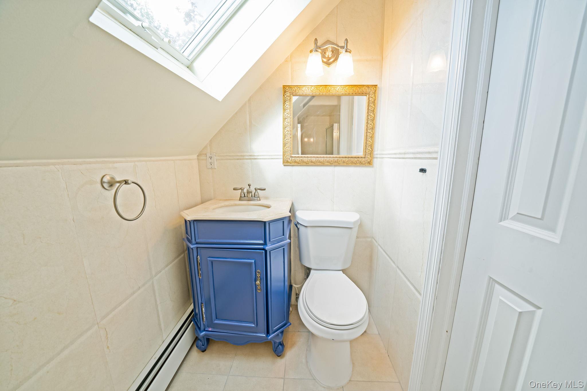 95 Lantern Road, Hicksville, NY 11801