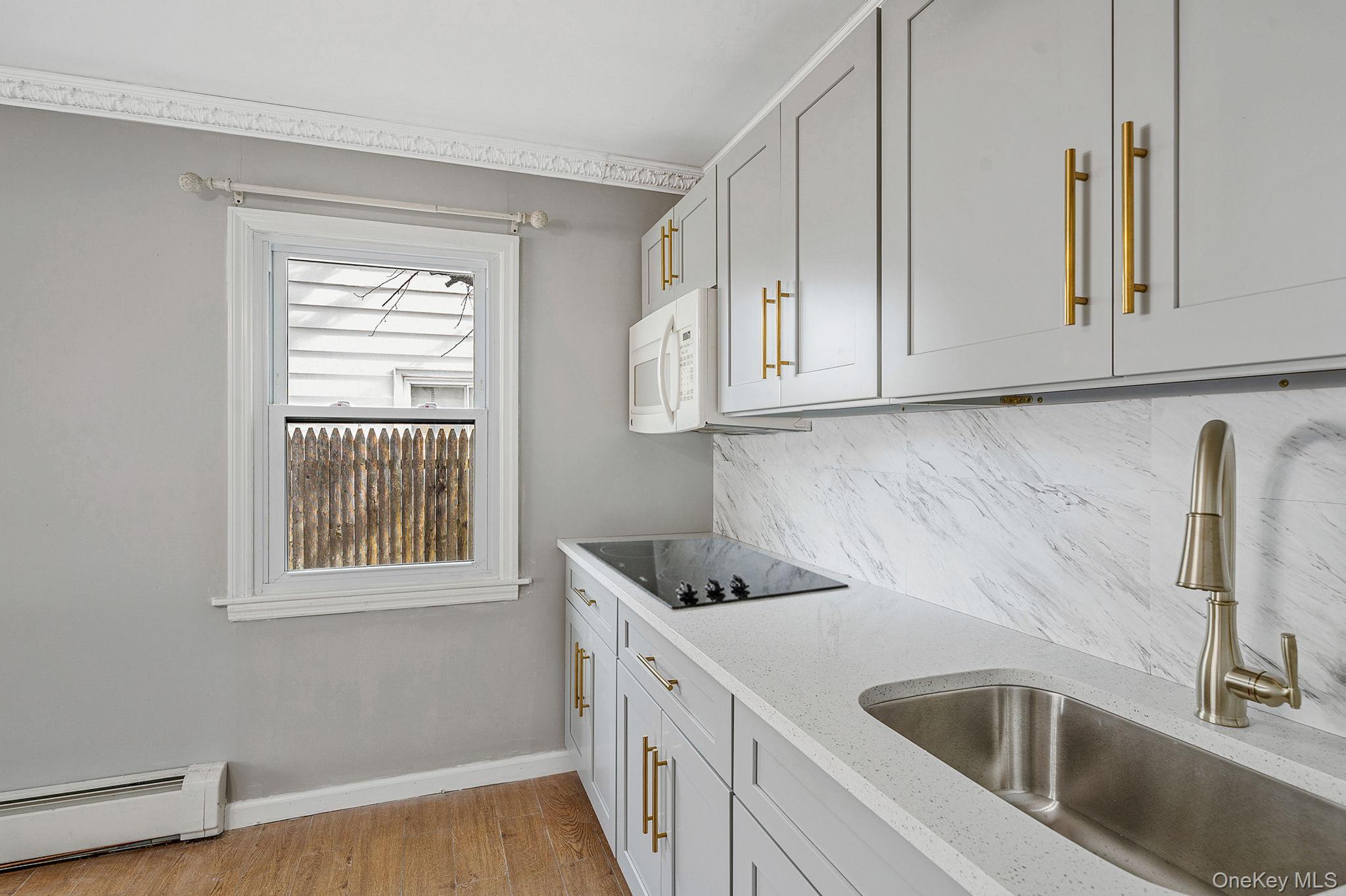 95 Lantern Road, Hicksville, NY 11801