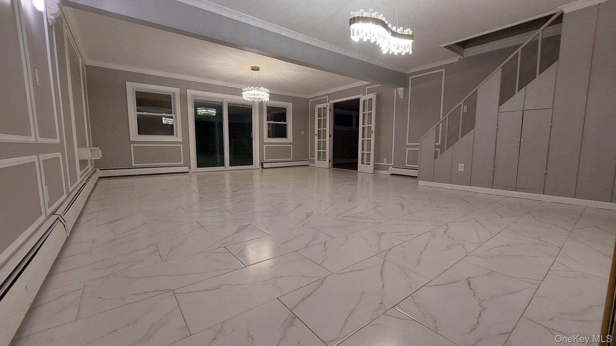 95 Lantern Road, Hicksville, NY 11801