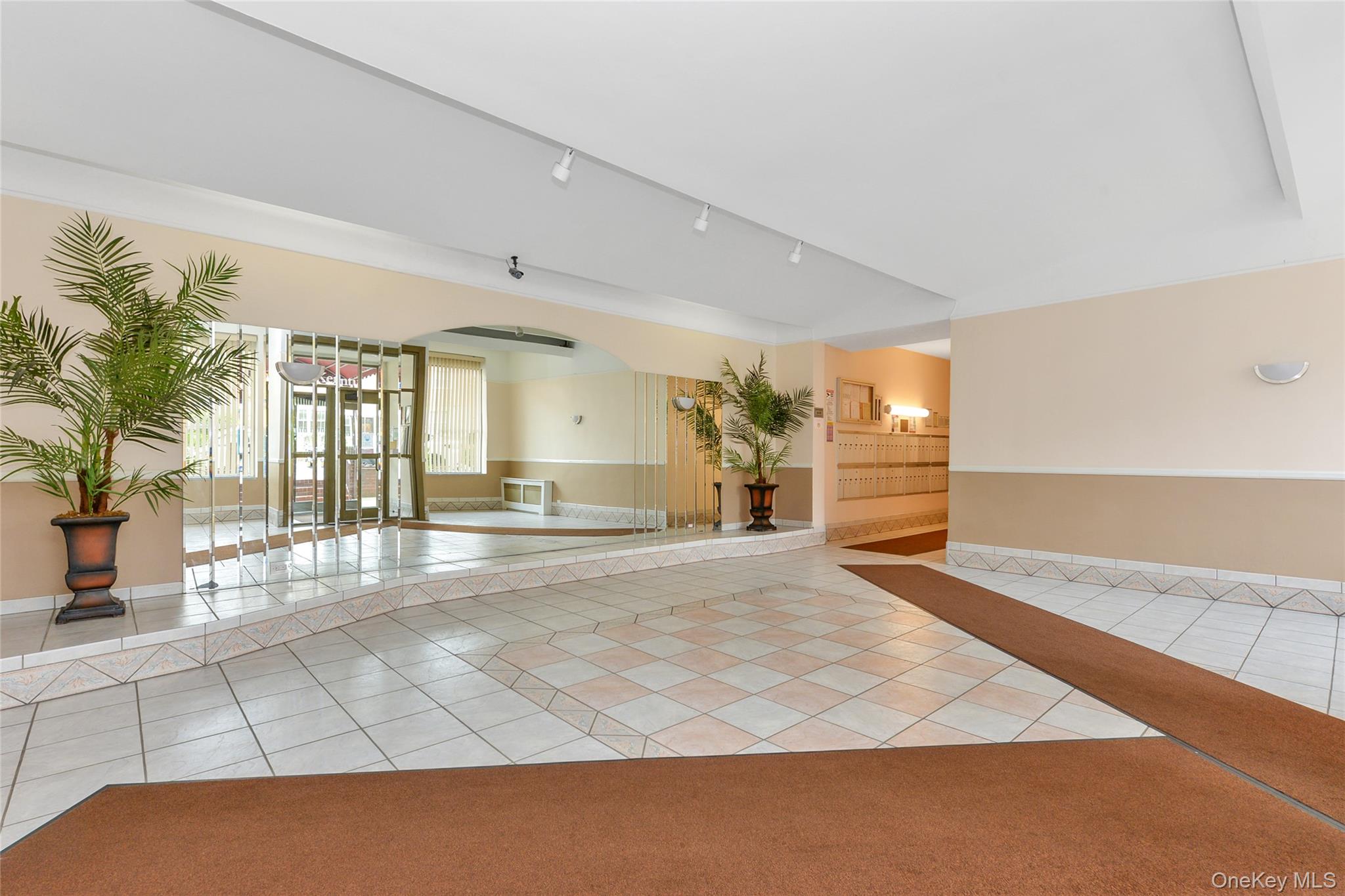 71-11 Yellowstone Boulevard # 4A, Forest Hills, NY 11375