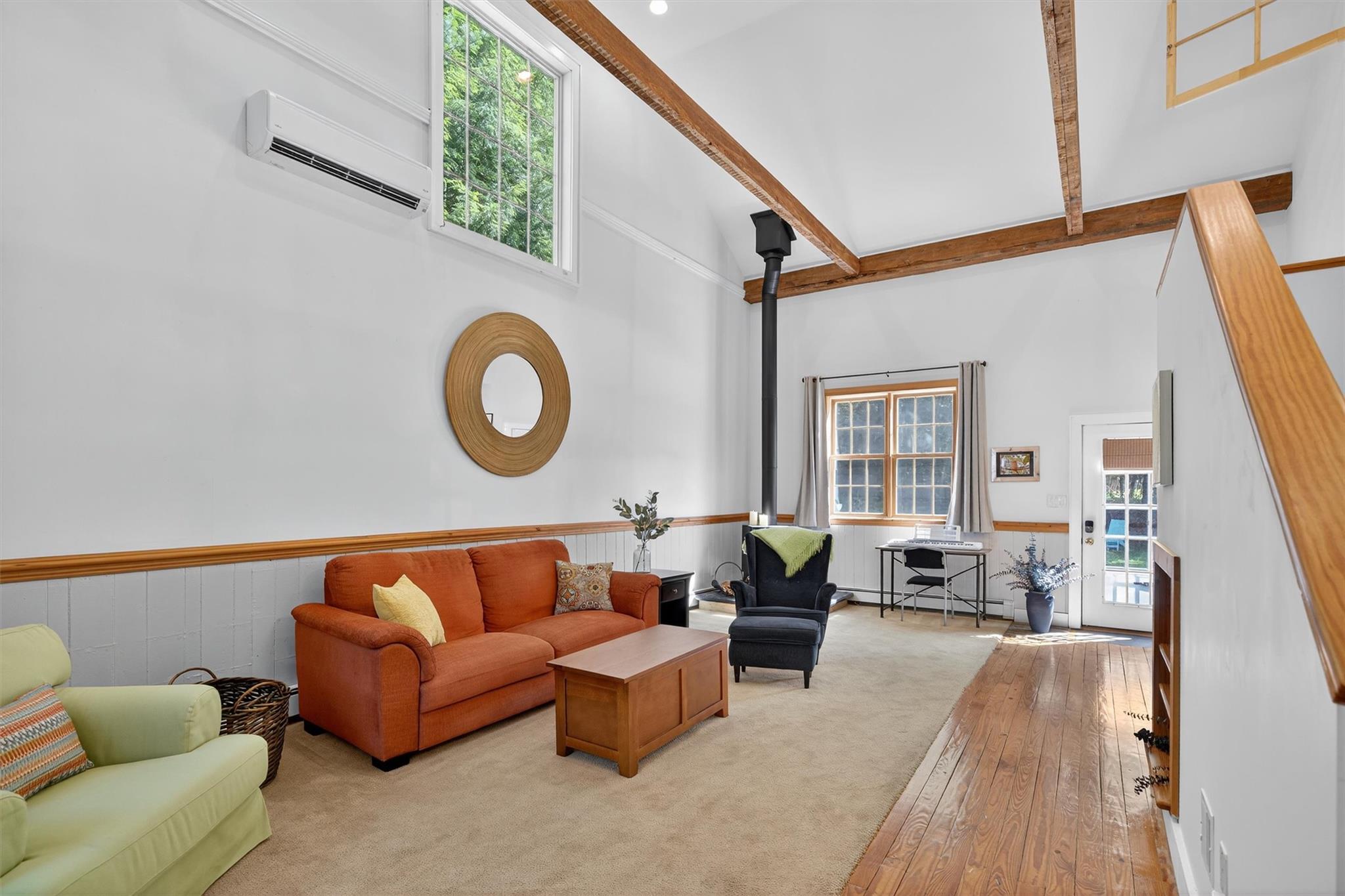 62 Guymard Turnpike, Godeffroy, NY 12729