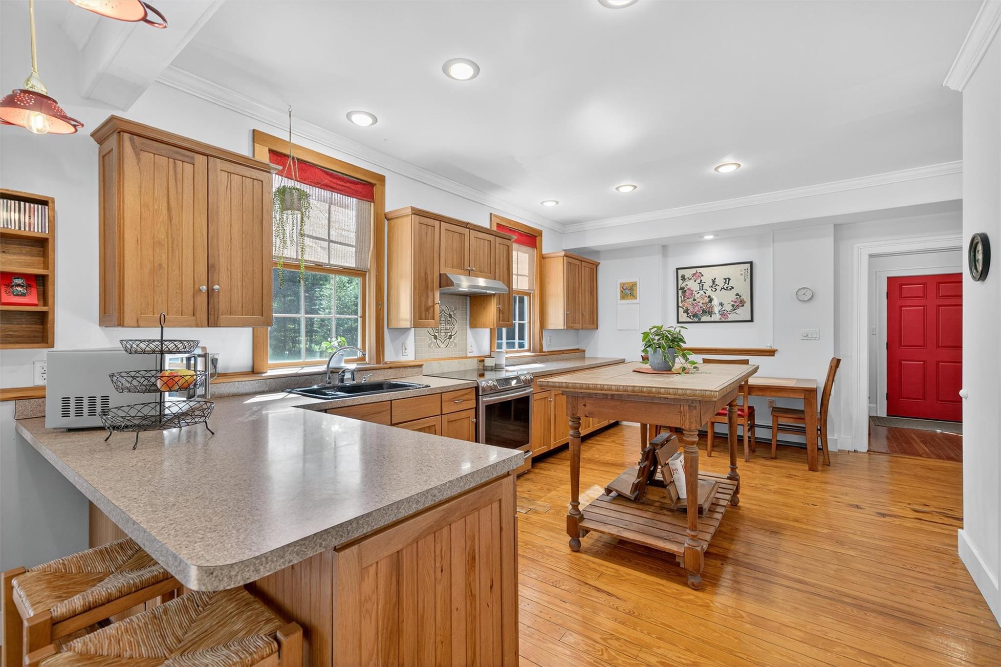 62 Guymard Turnpike, Godeffroy, NY 12729