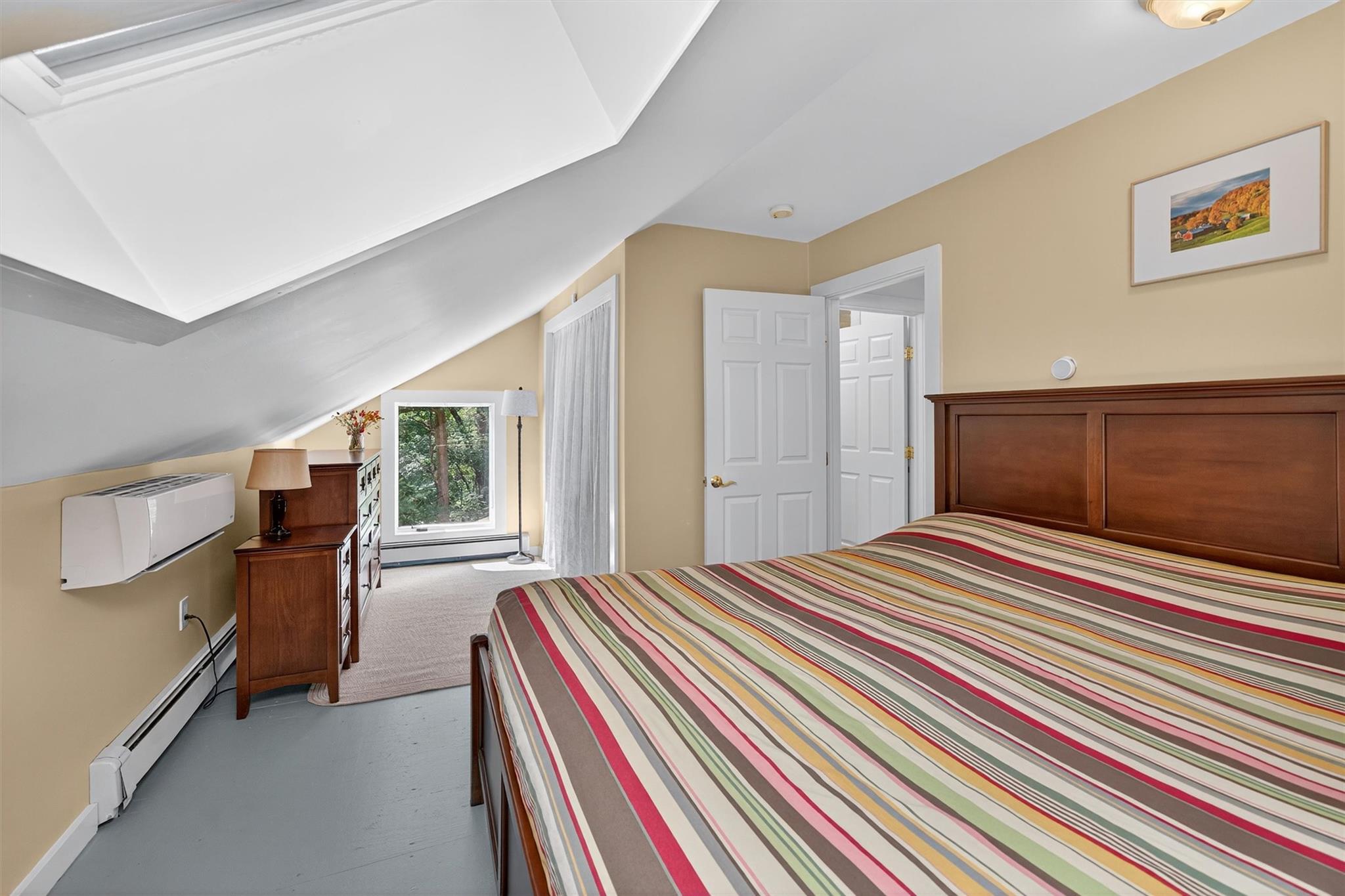 62 Guymard Turnpike, Godeffroy, NY 12729