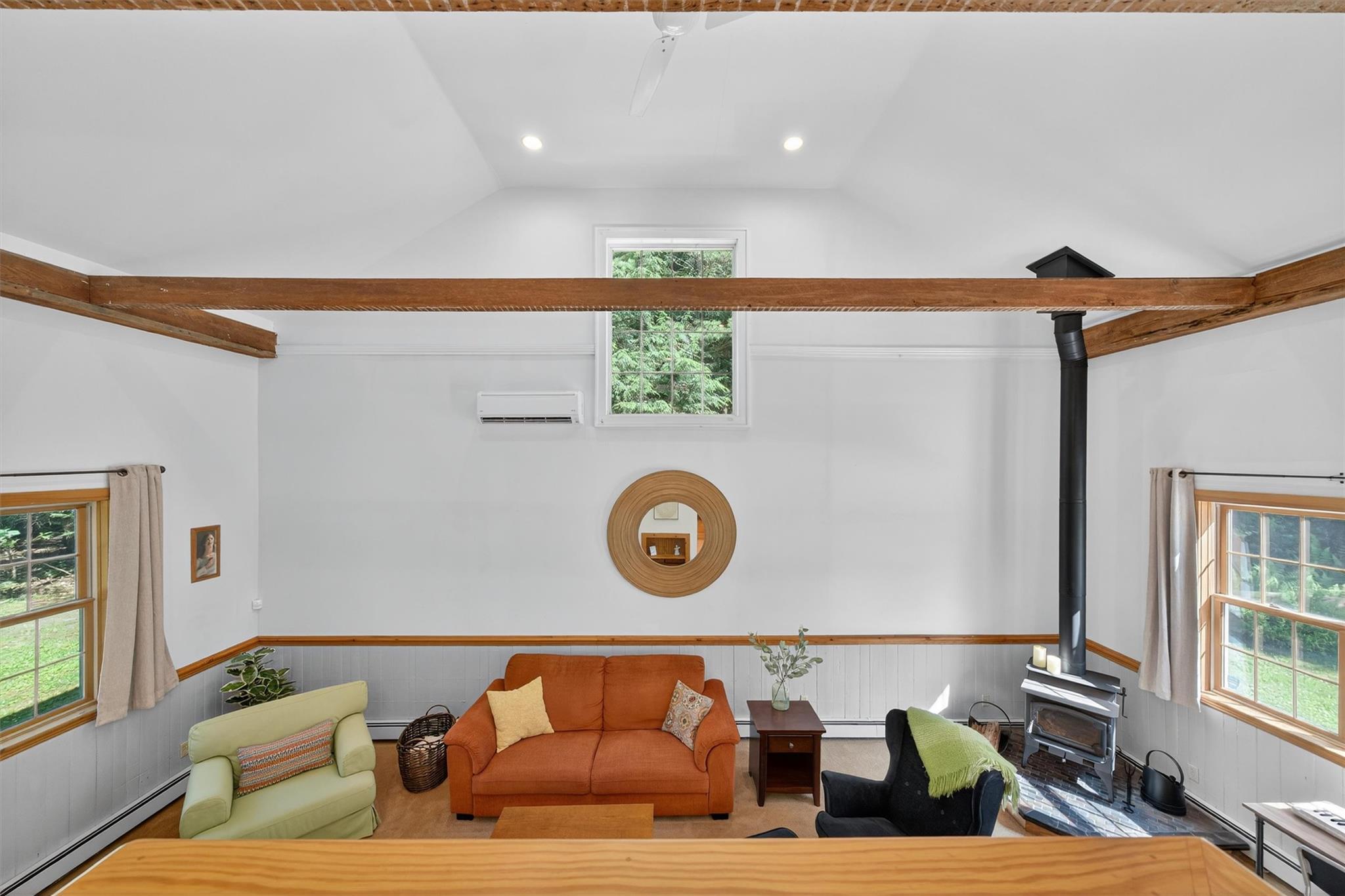 62 Guymard Turnpike, Godeffroy, NY 12729