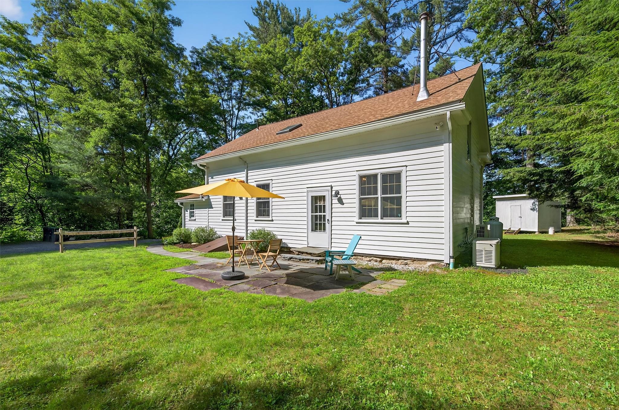 62 Guymard Turnpike, Godeffroy, NY 12729