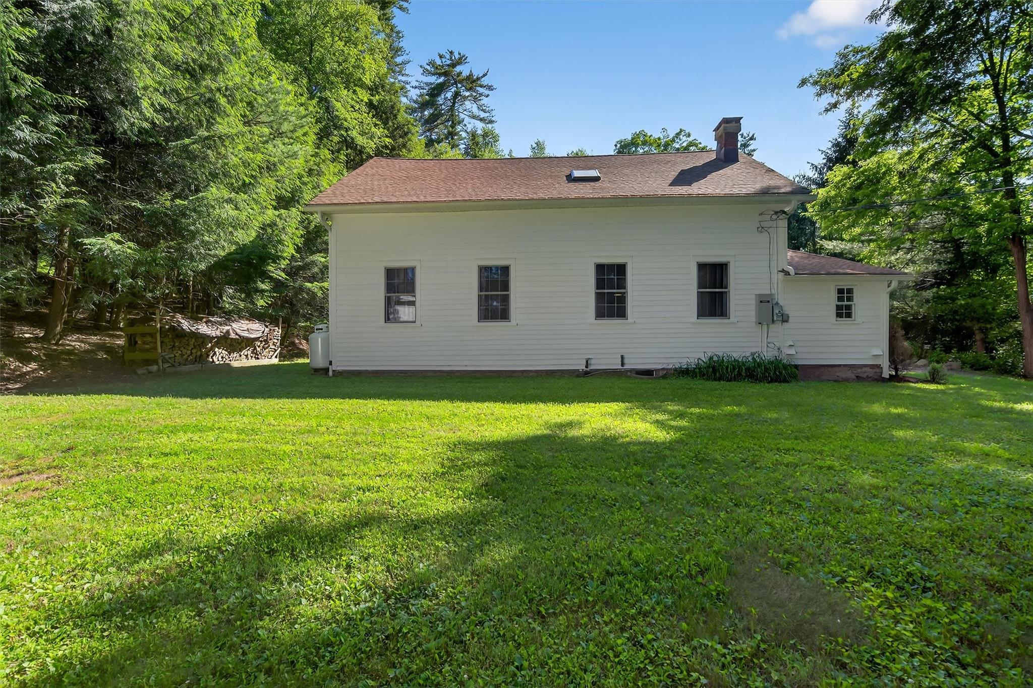 62 Guymard Turnpike, Godeffroy, NY 12729