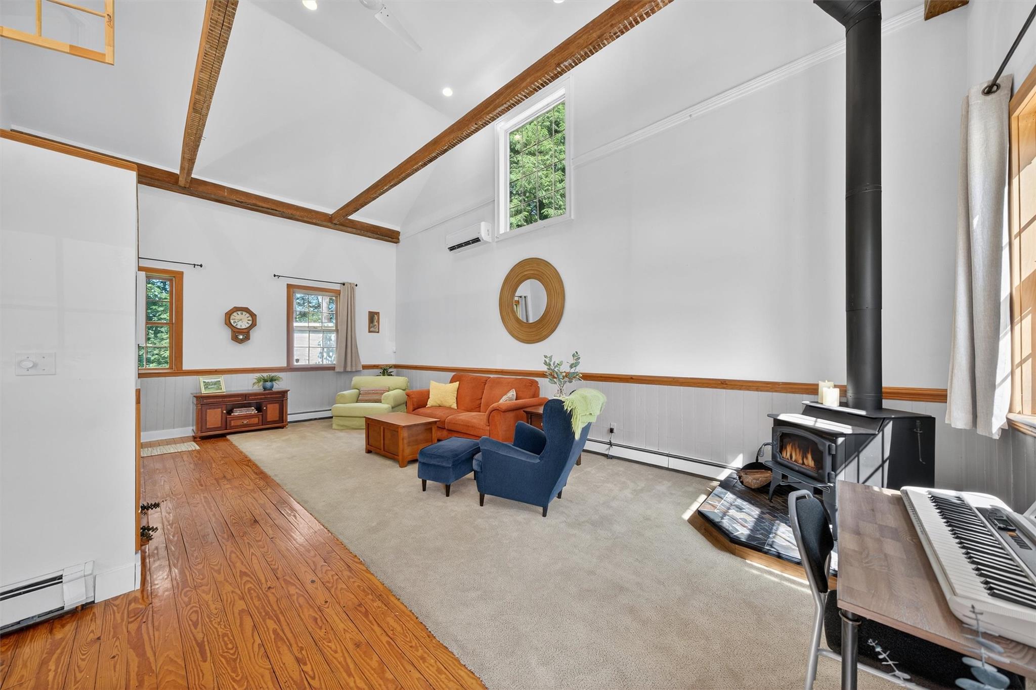 62 Guymard Turnpike, Godeffroy, NY 12729