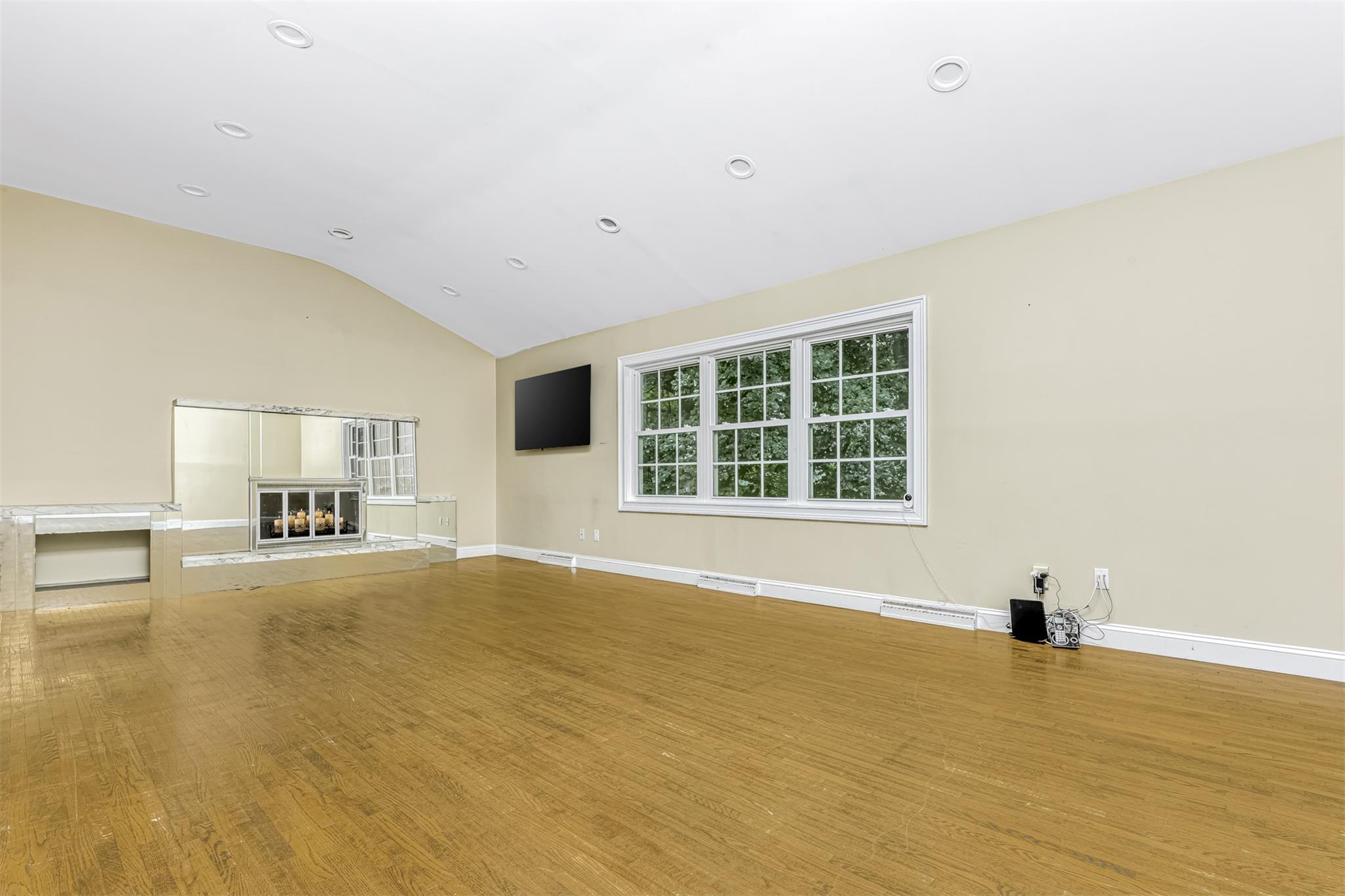 33 Sandy Brook Drive, Spring Valley, NY 10977