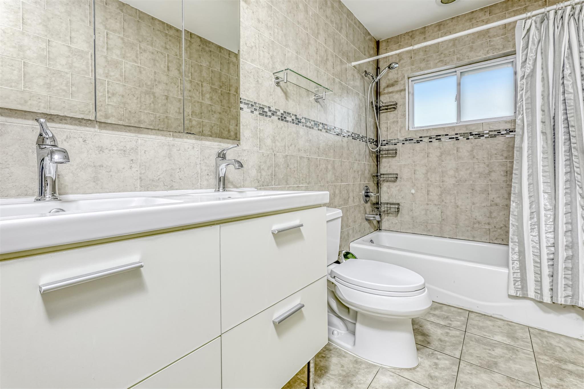 33 Sandy Brook Drive, Spring Valley, NY 10977