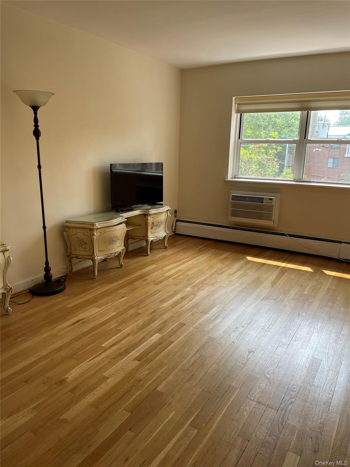 1 Wooleys Lane # 2B, Great Neck, NY 11023