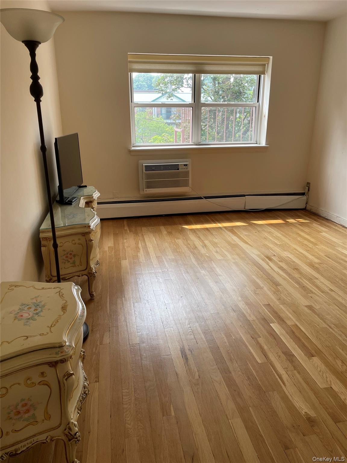 1 Wooleys Lane # 2B, Great Neck, NY 11023