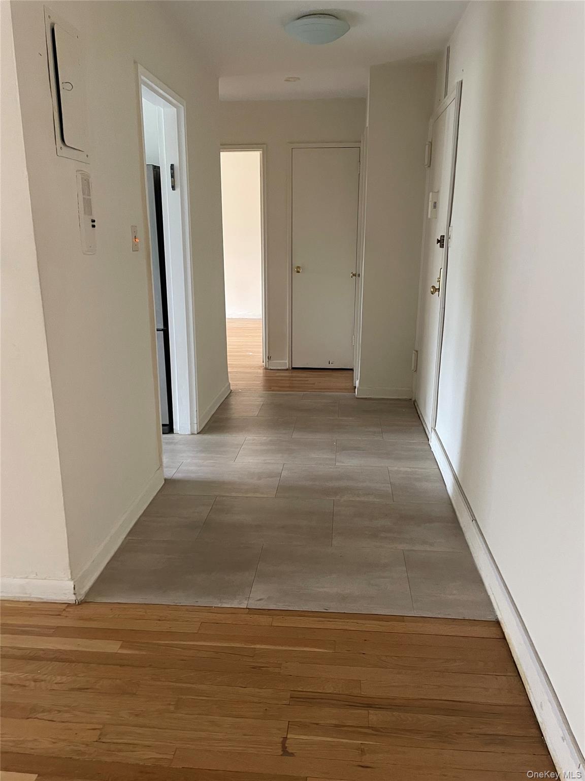 1 Wooleys Lane # 2B, Great Neck, NY 11023