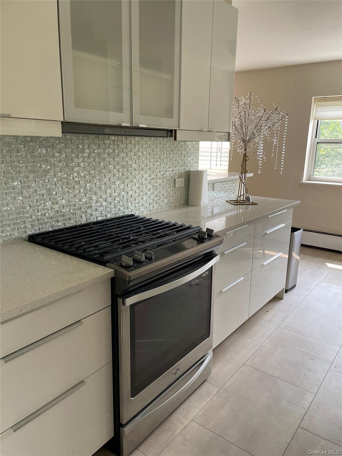 1 Wooleys Lane # 2B, Great Neck, NY 11023