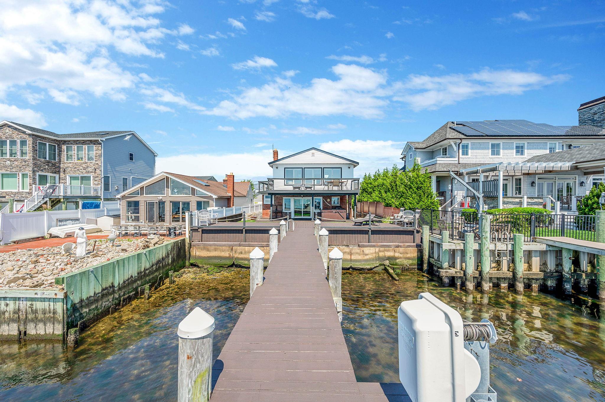 87 E Shore Drive, Babylon, NY 11702