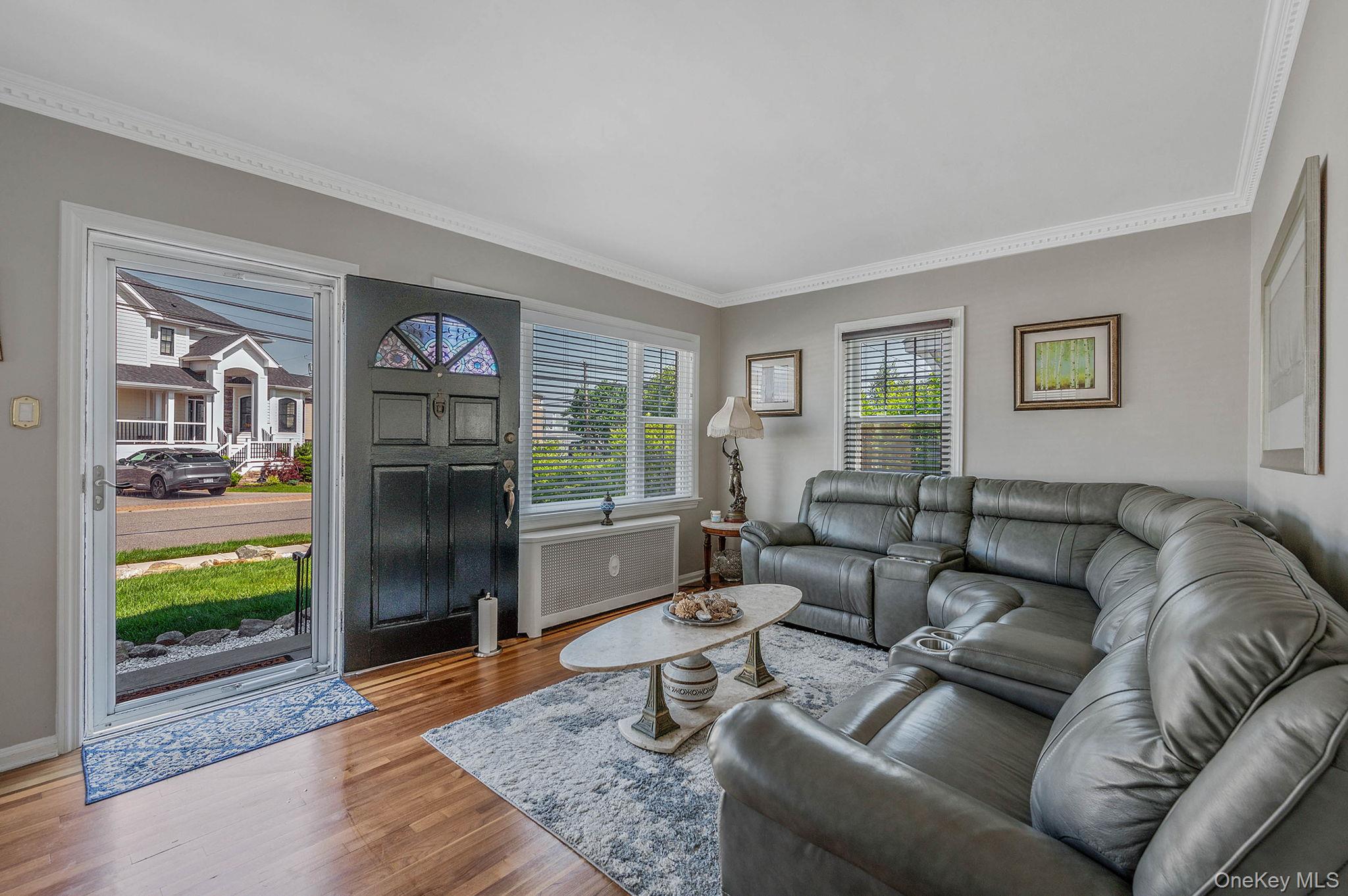 87 E Shore Drive, Babylon, NY 11702