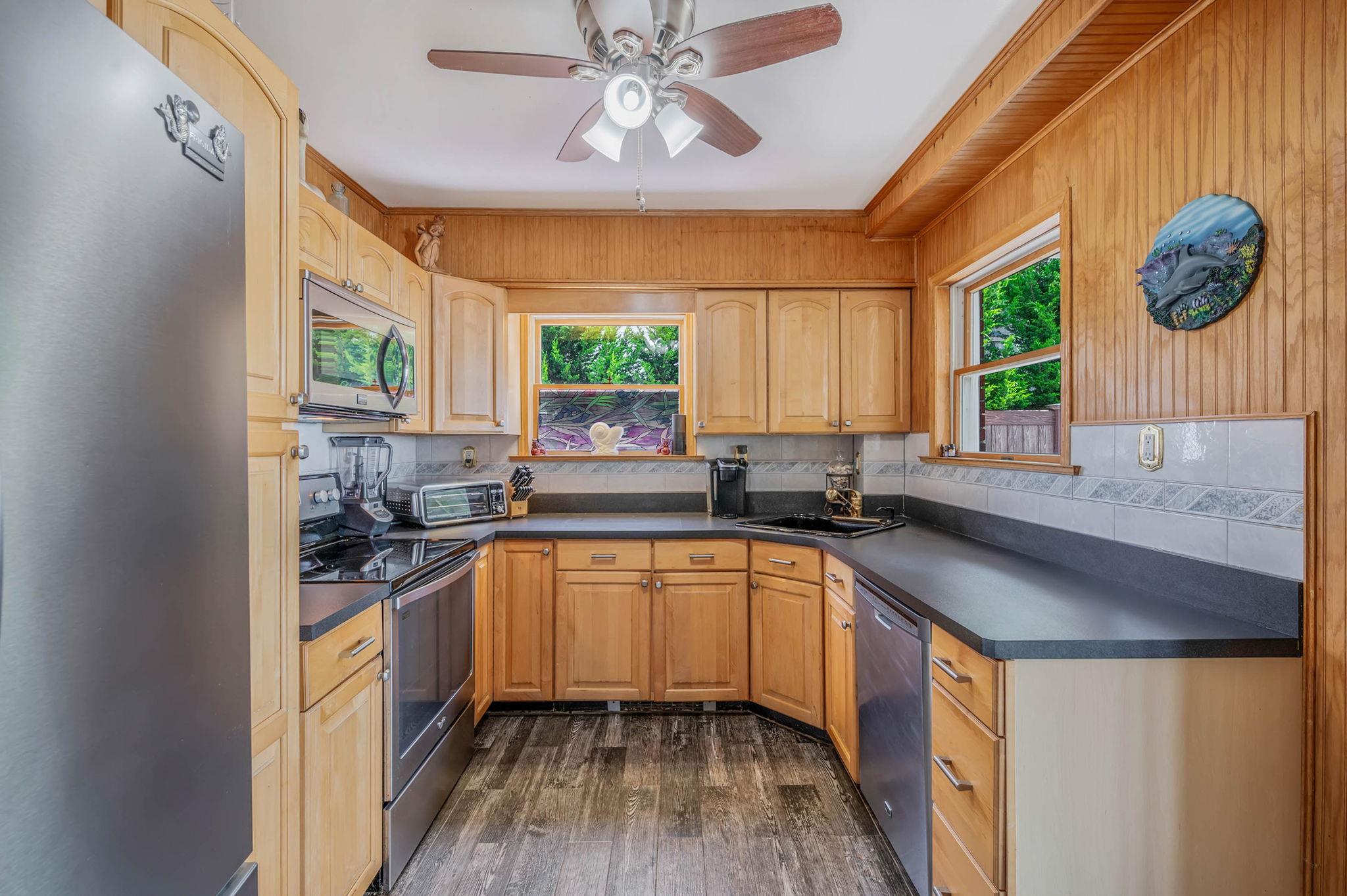 87 E Shore Drive, Babylon, NY 11702