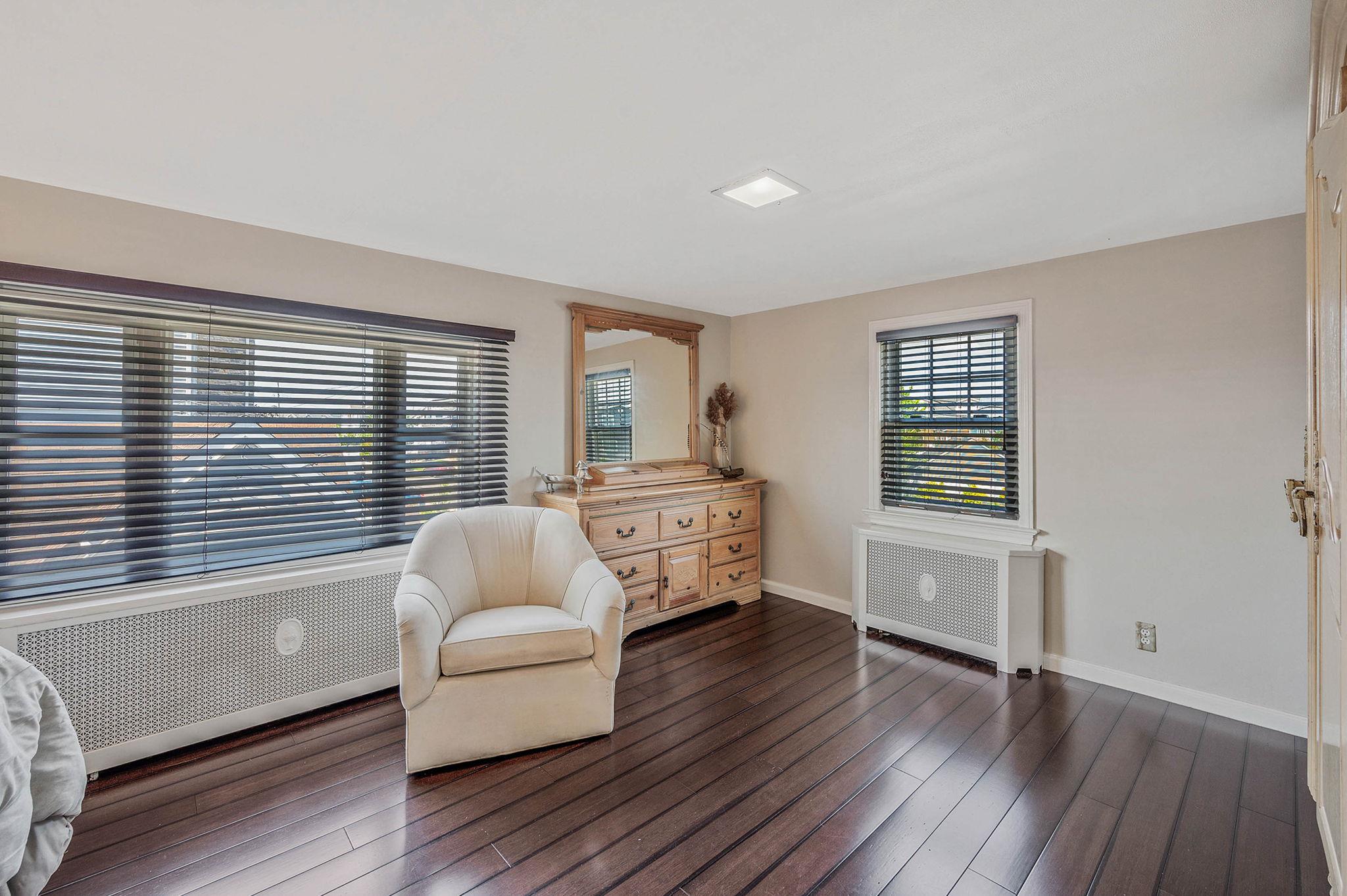 87 E Shore Drive, Babylon, NY 11702